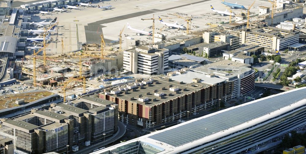 Aerial photograph Frankfurt am Main - Dispatch building and terminals on the premises of the airport ... in Frankfurt in the state Hesse, Germany