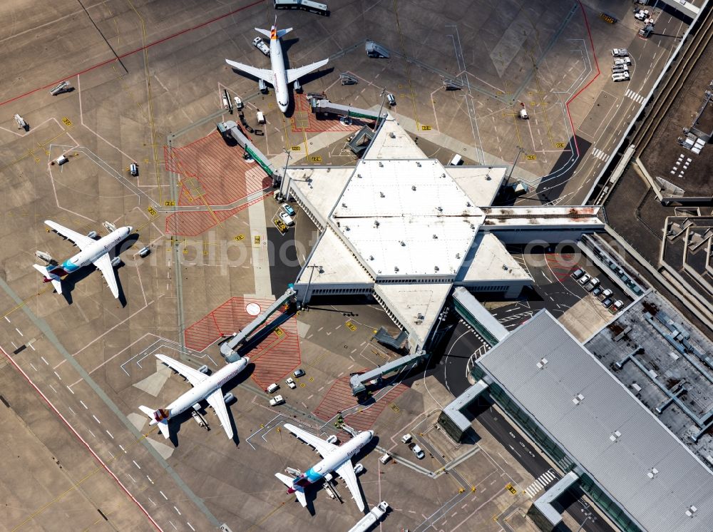 Köln from above - Dispatch building and terminals on the premises of the airport Koeln Bonn Airport in the district Grengel in Cologne in the state North Rhine-Westphalia, Germany