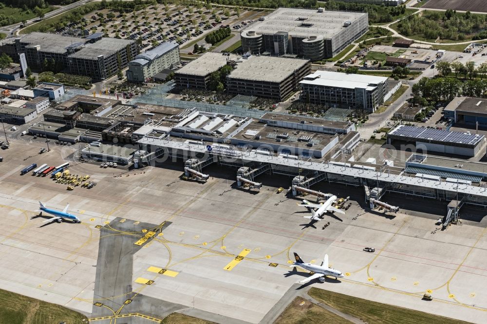 Aerial photograph Nürnberg - Dispatch building and terminals on the premises of the airport Airport Nuernberg an der Flughafenstrasse in Nuremberg in the state Bavaria