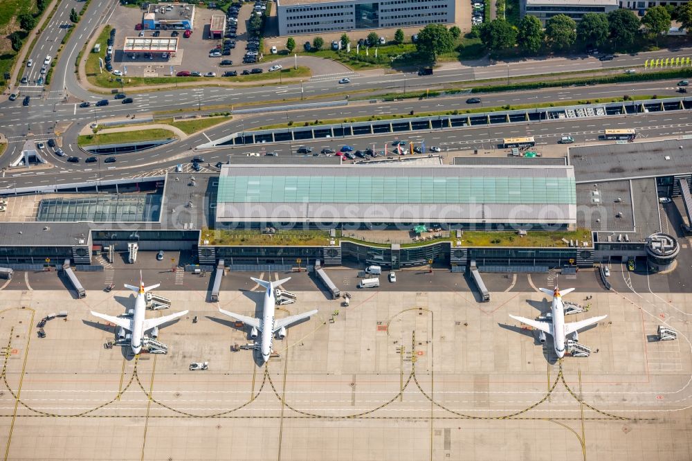 Aerial image Dortmund - Dispatch building and terminals on the premises of the airport in the district Brackel in Dortmund in the state North Rhine-Westphalia, Germany