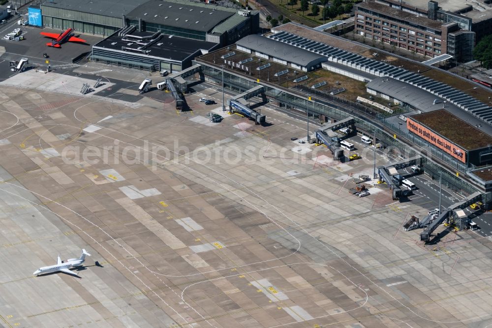 Bremen from above - Dispatch building and terminals on the premises of the airport in the district Neuenland in Bremen, Germany