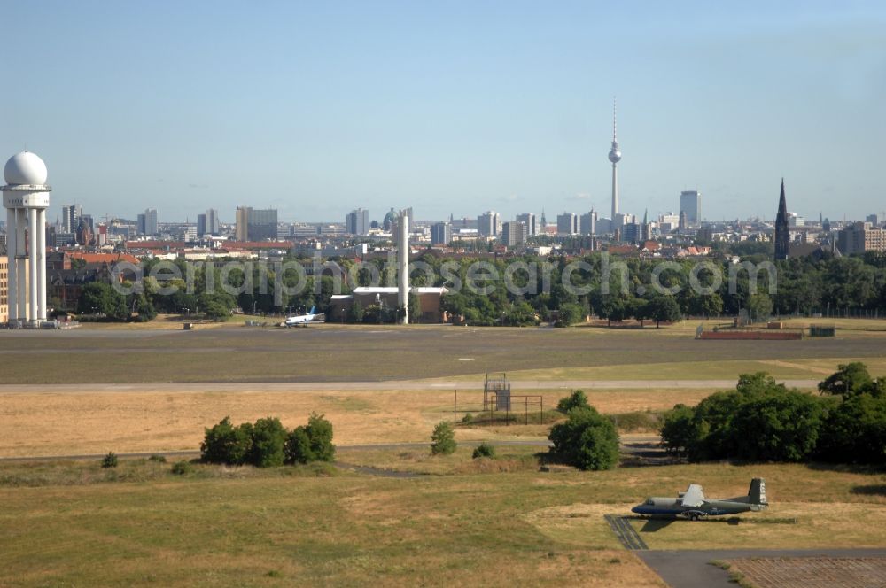 Berlin from the bird's eye view: Dispatch building and terminals on the premises of the airport in the district Tempelhof in Berlin, Germany