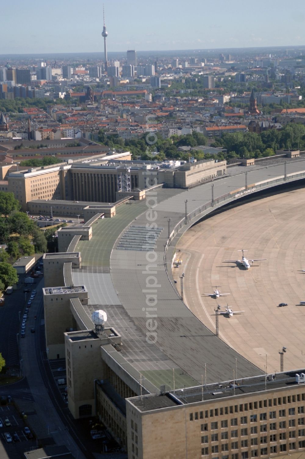 Berlin from the bird's eye view: Dispatch building and terminals on the premises of the airport in the district Tempelhof in Berlin, Germany