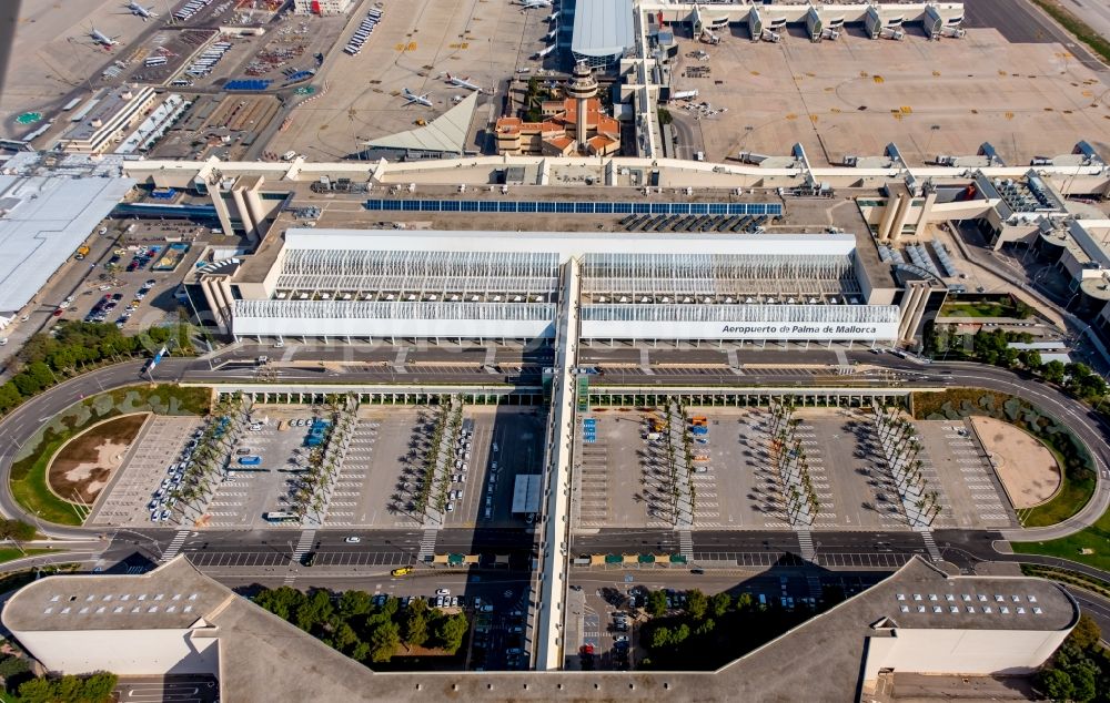 Palma from the bird's eye view: Dispatch building and terminals on the premises of the airport Palma de Mallorca in Palma in Islas Baleares, Spain