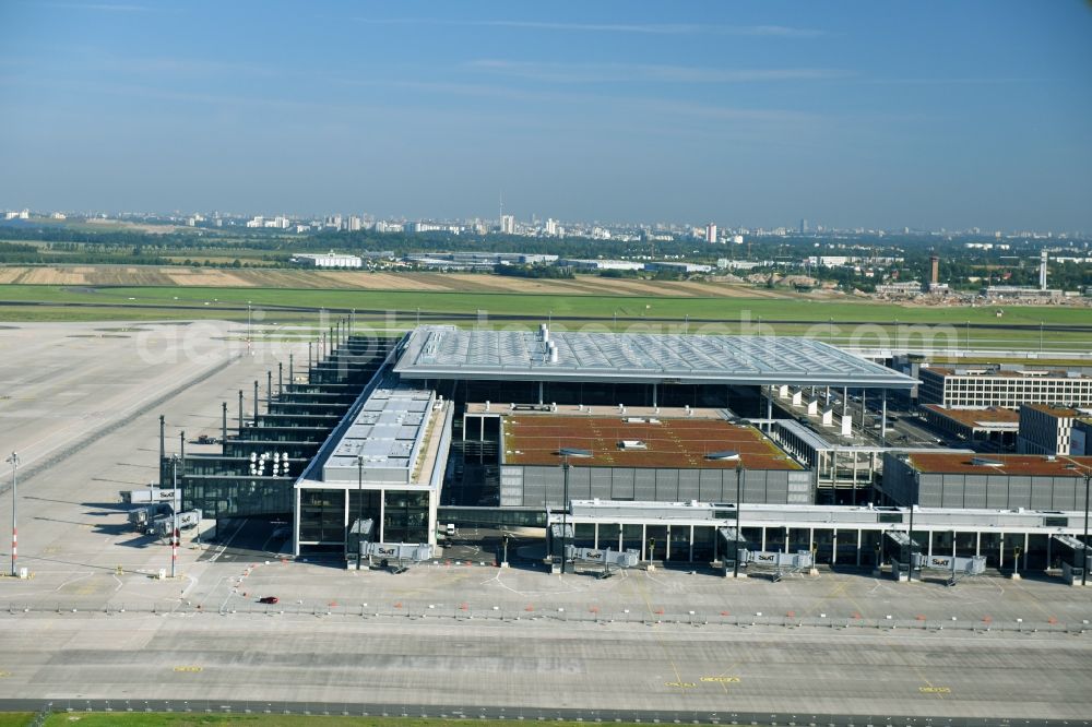 Schönefeld from above - Dispatch building and terminals on the premises of the airport BER in Schoenefeld in the state Brandenburg