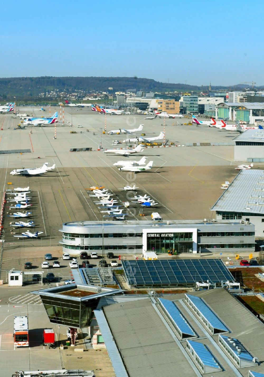 Aerial photograph Stuttgart - Dispatch building and terminals on the premises of the airport on GAT General Aviation Terminal in Stuttgart in the state Baden-Wurttemberg, Germany