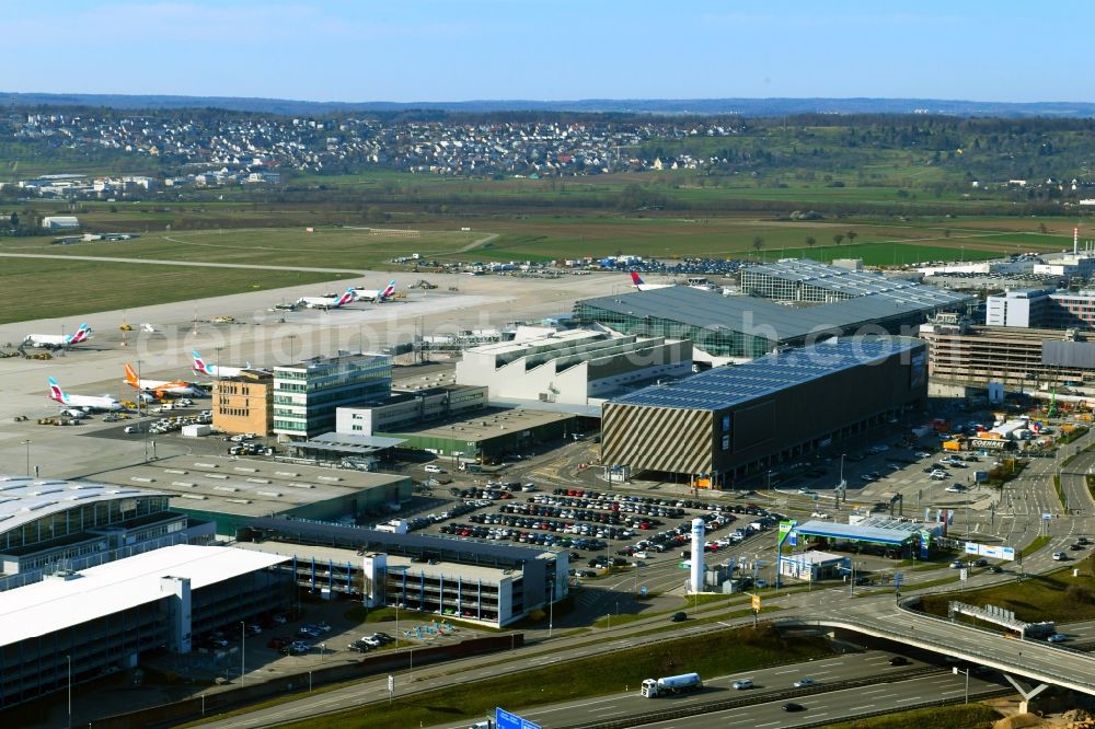 Aerial photograph Stuttgart - Dispatch building and terminals on the premises of the airport in Stuttgart in the state Baden-Wurttemberg, Germany