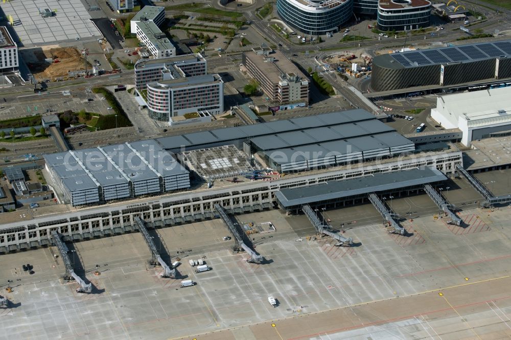 Aerial photograph Stuttgart - Dispatch building and terminals on the premises of the airport in Stuttgart in the state Baden-Wuerttemberg, Germany