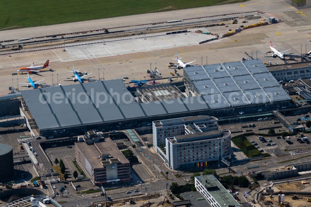 Aerial image Leinfelden-Echterdingen - Dispatch building and terminals on the premises of the airport Stuttgart in Leinfelden-Echterdingen in the state Baden-Wuerttemberg, Germany