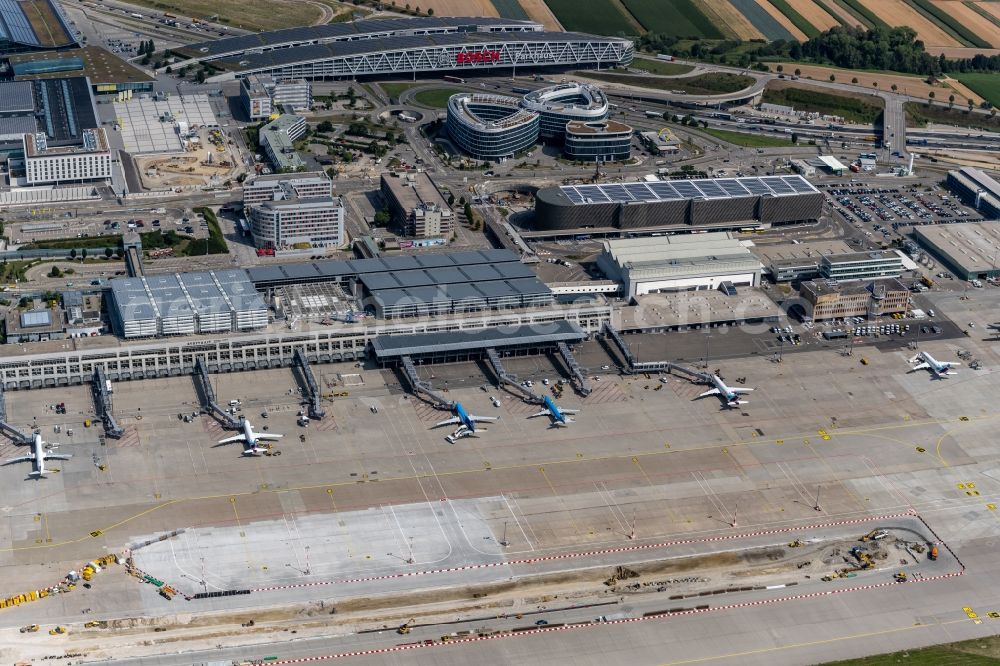 Leinfelden-Echterdingen from the bird's eye view: Dispatch building and terminals on the premises of the airport Stuttgart in Leinfelden-Echterdingen in the state Baden-Wuerttemberg, Germany