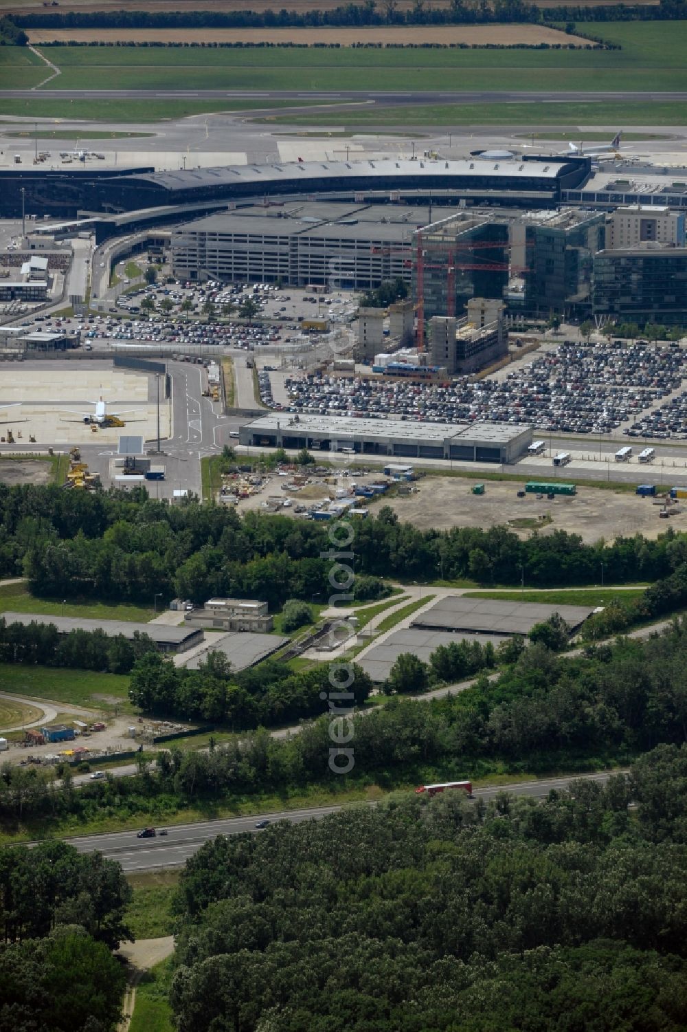 Wien from the bird's eye view: Dispatch building and terminals on the premises of the airport Schwechat in Vienna in Lower Austria, Austria