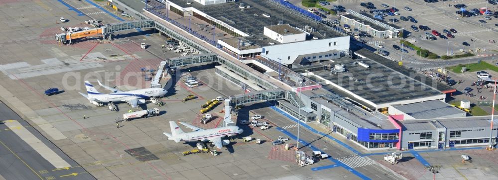 Schönefeld from above - Parking, passenger terminal and movement area fo the Schönefeld Airport