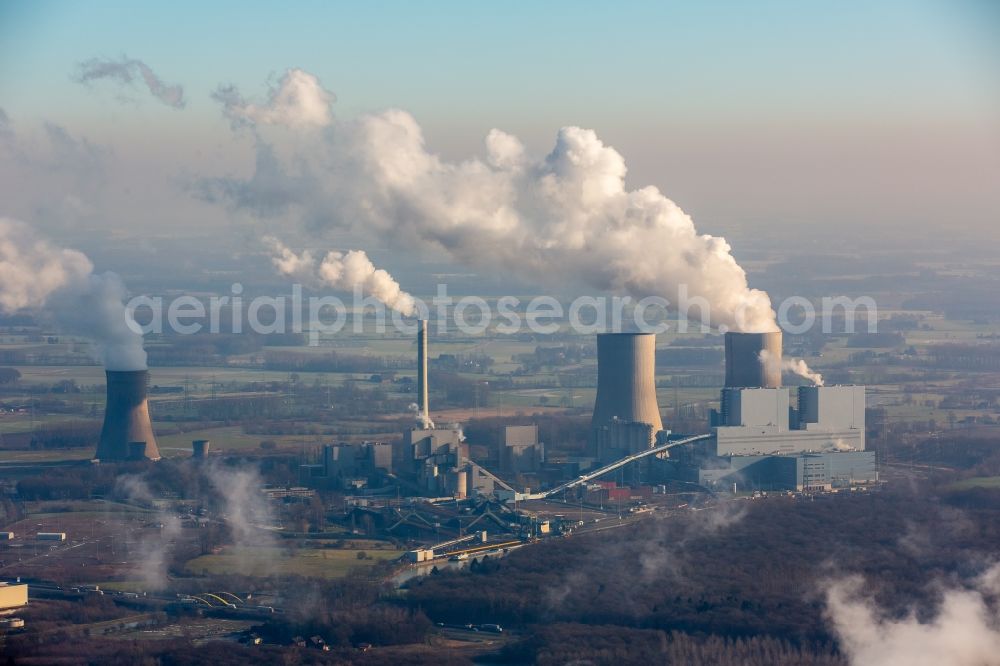 Aerial photograph Hamm - Exhaust gas clouds of coal-fired power plant RWE Power Gersteinwerk in Hamm in North Rhine-Westphalia