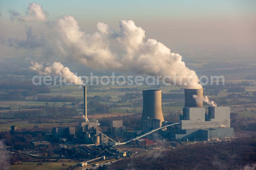 Hamm from above - Exhaust gas clouds of coal-fired power plant RWE Power Gersteinwerk in Hamm in North Rhine-Westphalia