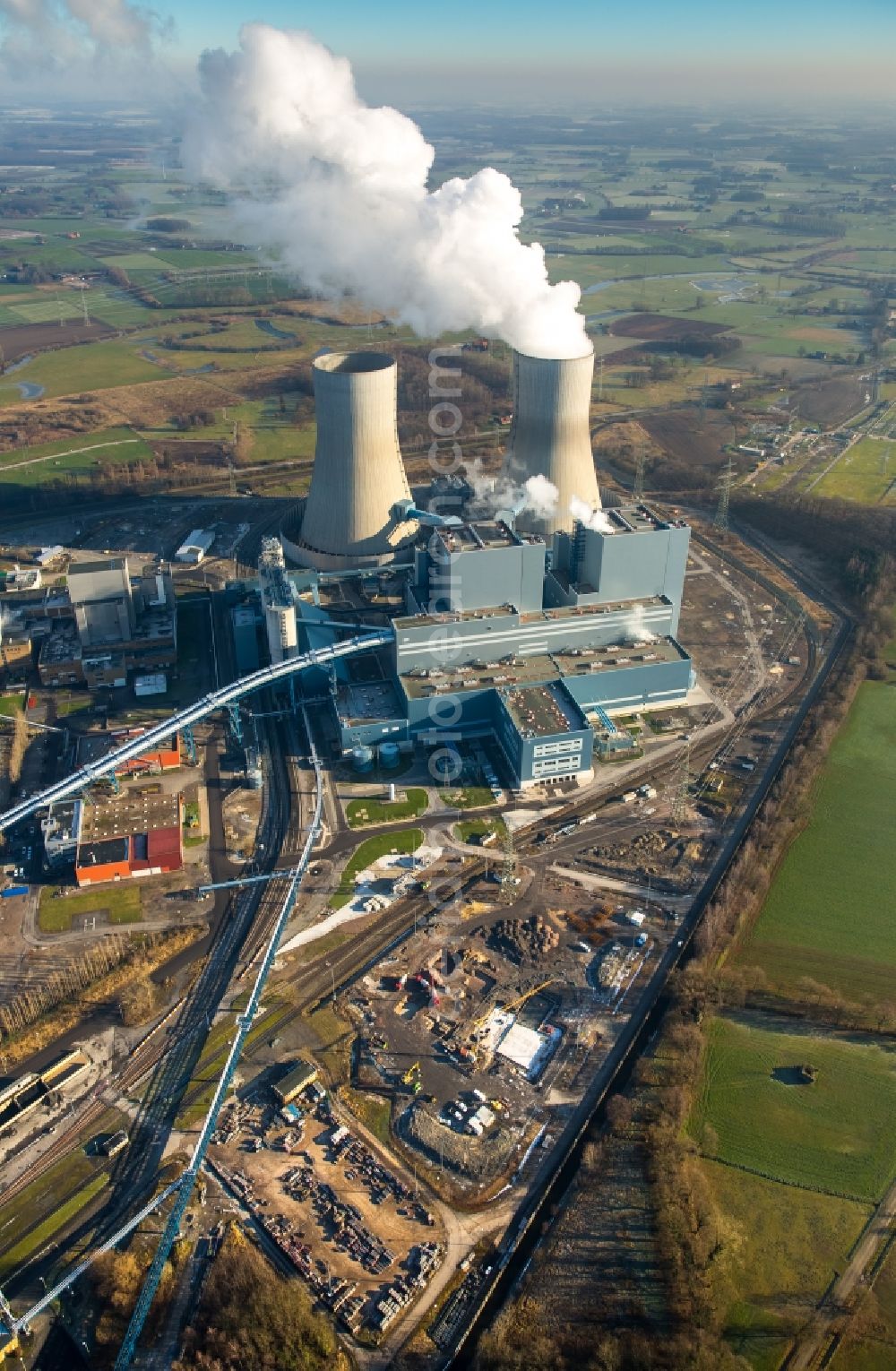 Hamm from above - Exhaust gas clouds of coal-fired power plant RWE Power Gersteinwerk in Hamm in North Rhine-Westphalia