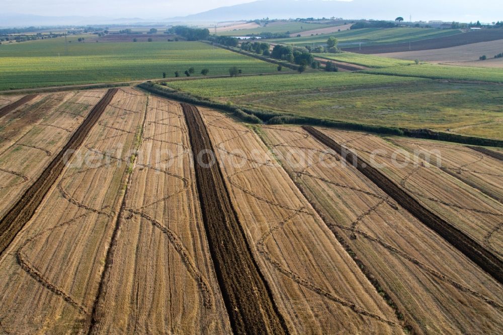 Anatraia from the bird's eye view: Field structures of a harvested grain field in Anatraia in Toscana, Italy