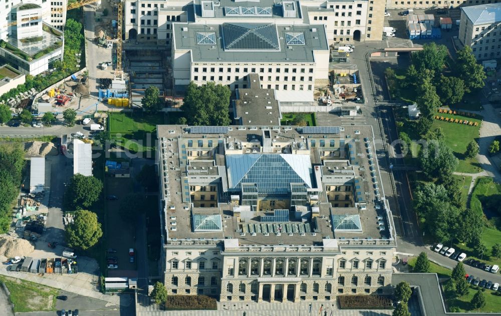 Aerial photograph Berlin - View of the House of Representatives in Berlin. The Landparlament of Berlin has been located in the building of the former Prussian Landtag at Niederkirchnerstrasse since 1993