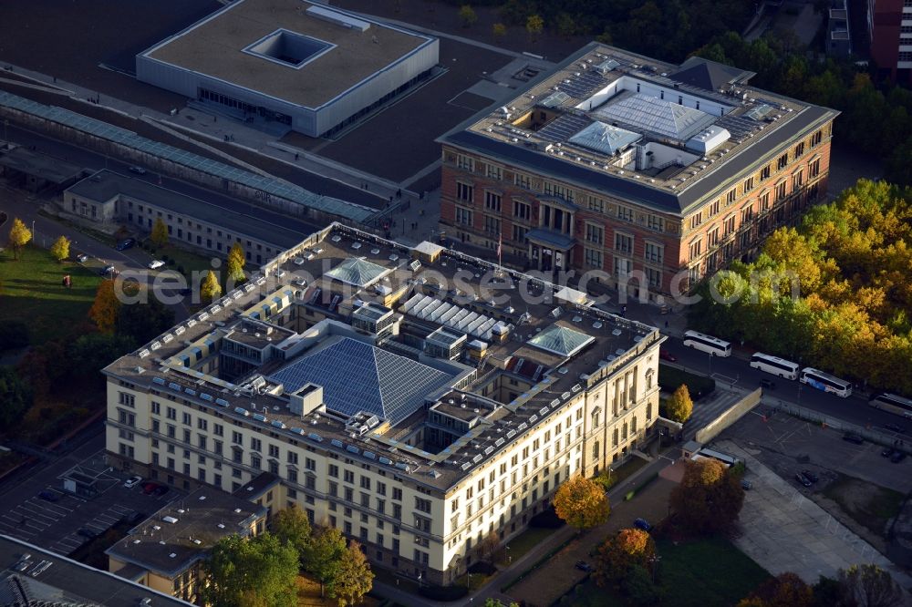 Aerial image Berlin - Berlin House of Representatives and the Martin- Gropius- Bau at Niederkirchnerstrasse on the border of the districts of Kreuzberg and Mitte in Berlin. The Landesparlament is located in the former Prussian Landtag. The former Kunstgewerbemuseum in the Martin Gropius House is operated by the Berliner Festspiele group and is a popular venue for national and international exhibitions in the fields of art, culture and history