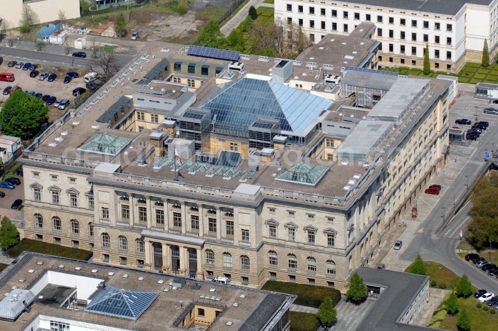 Aerial image Berlin - Blick auf das Berliner Abgeordnetenhaus, dem ehemalige Gebäude des Preußischen Landtags, im Stadtbezirk Berlin-Mitte. View of the Berlin House of Representatives, the former building of the Prussian Landtag, in the district Berlin-Mitte.