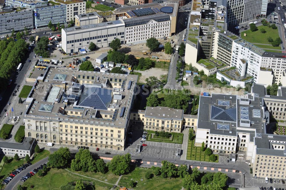 Aerial image Berlin Mitte - Gebäude vom Abgeordnetenhaus, auch Landesparlament von Berlin genannt, und dem Bundesrat in Berlin-Mitte. Buildings of the House of representatives, also called state parliament of Berlin, and the Federal Council of Germany in the district Mitte in Berlin.