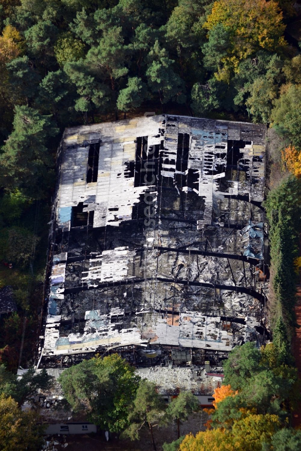 Aerial photograph Bielefeld - View of the burnt down fitness centre Aktiv Sport in Bielefeld in the state North Rhine-Westphalia