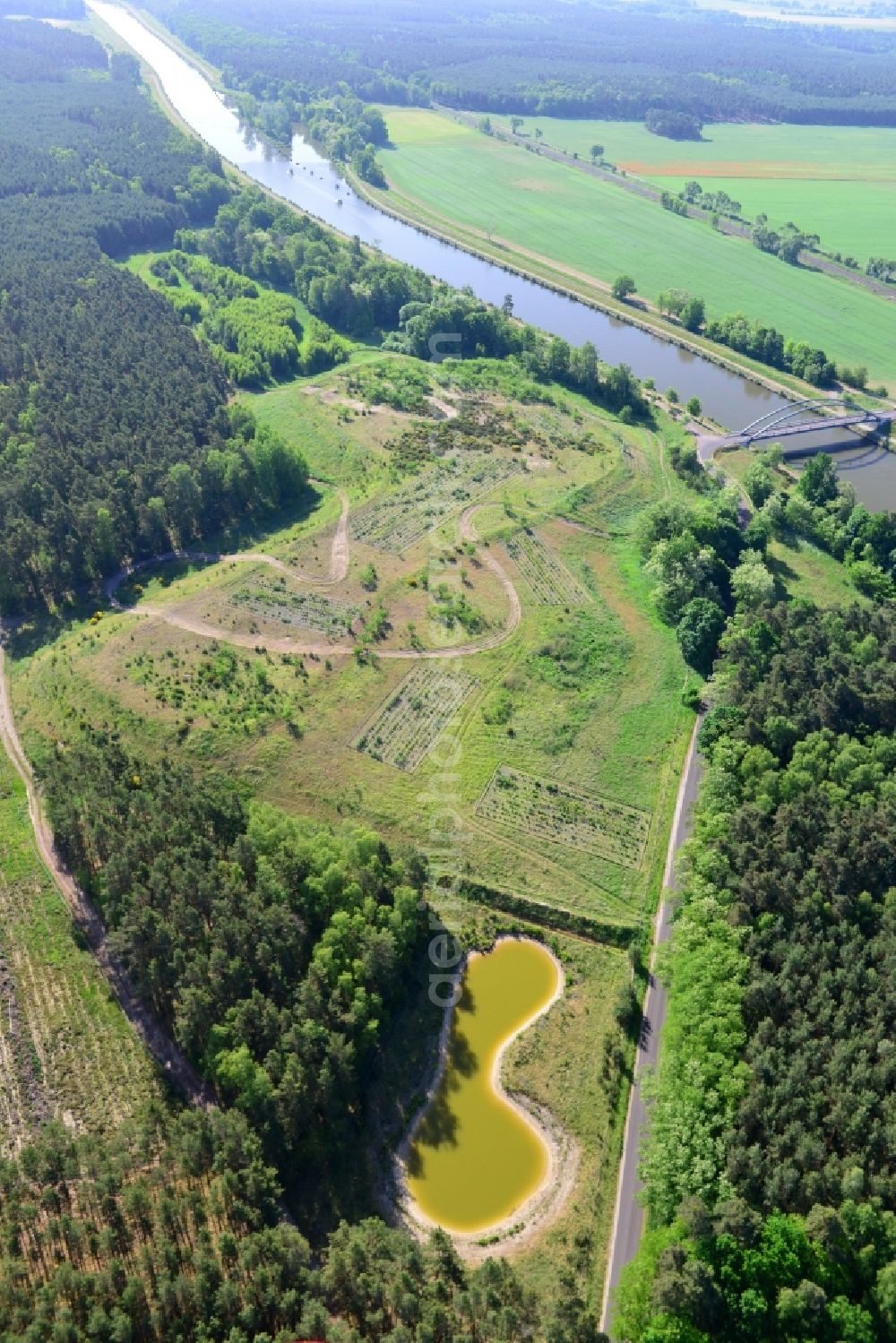 Kade from the bird's eye view: Deposition surface at the Kader bridge over the Elbe-Havel-Canel in the state Saxony-Anhalt