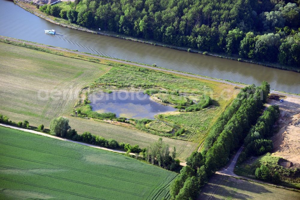 Aerial image Genthin - Deposition surfaces at the works way bridge over the Fiener main on-site preflooder at the Elbe-Havel Canal in Genthin in the state Saxony-Anhalt