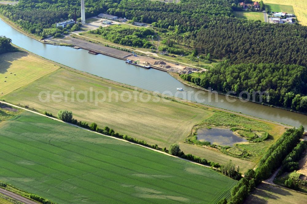 Aerial photograph Genthin - Deposition surfaces at the works way bridge over the Fiener main on-site preflooder at the Elbe-Havel Canal in Genthin in the state Saxony-Anhalt