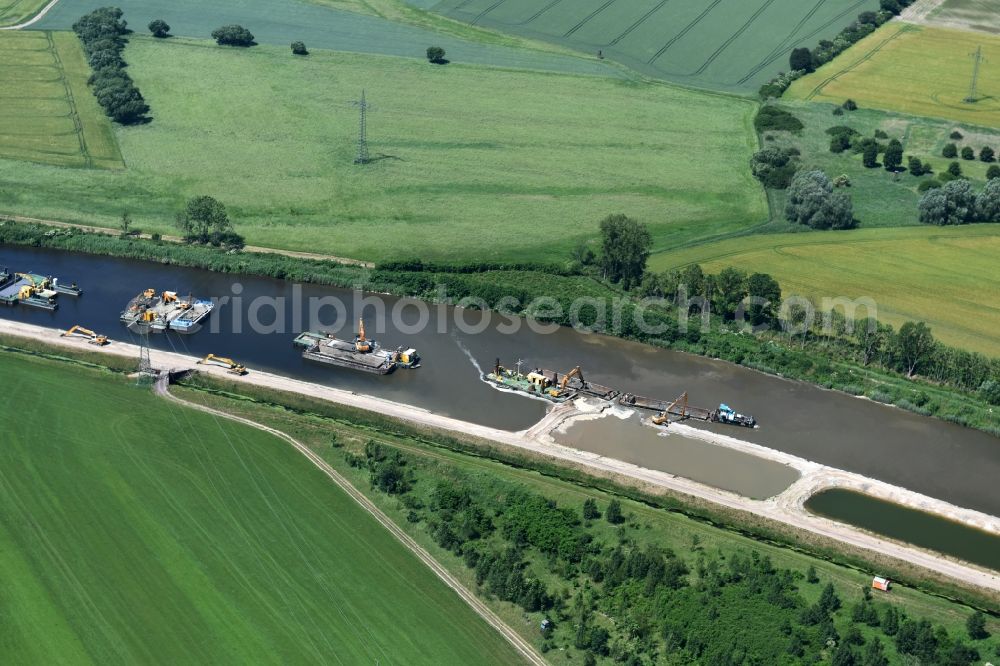 Aerial photograph Elbe-Parey - Deposition surfaces at the riverside of the Elbe-Havel Canal between the Ihleburger bridge and the Zerben sluice in Saxony-Anhalt