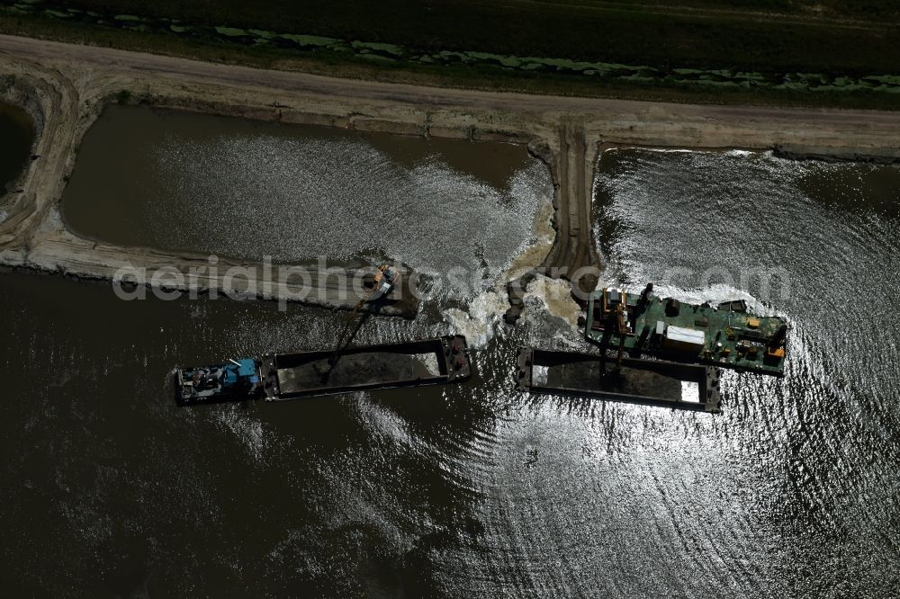 Aerial photograph Elbe-Parey - Deposition surfaces at the riverside of the Elbe-Havel Canal between the Ihleburger bridge and the Zerben sluice in Saxony-Anhalt