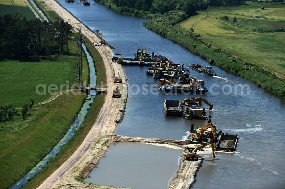 Aerial photograph Elbe-Parey - Deposition surfaces at the riverside of the Elbe-Havel Canal between the Ihleburger bridge and the Zerben sluice in Saxony-Anhalt