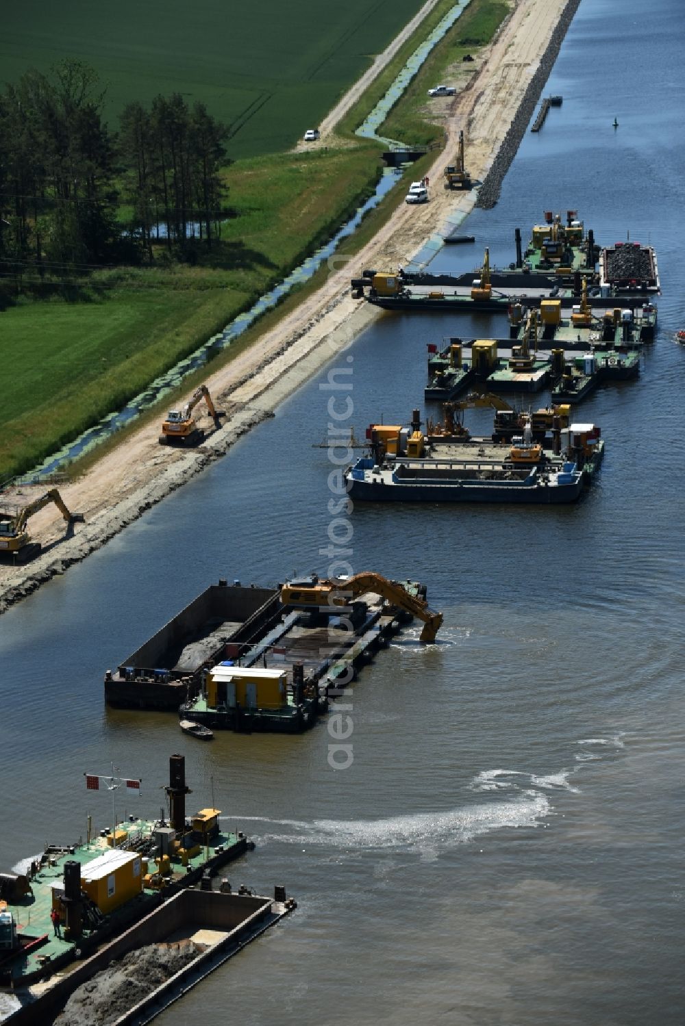 Elbe-Parey from above - Deposition surfaces at the riverside of the Elbe-Havel Canal between the Ihleburger bridge and the Zerben sluice in Saxony-Anhalt