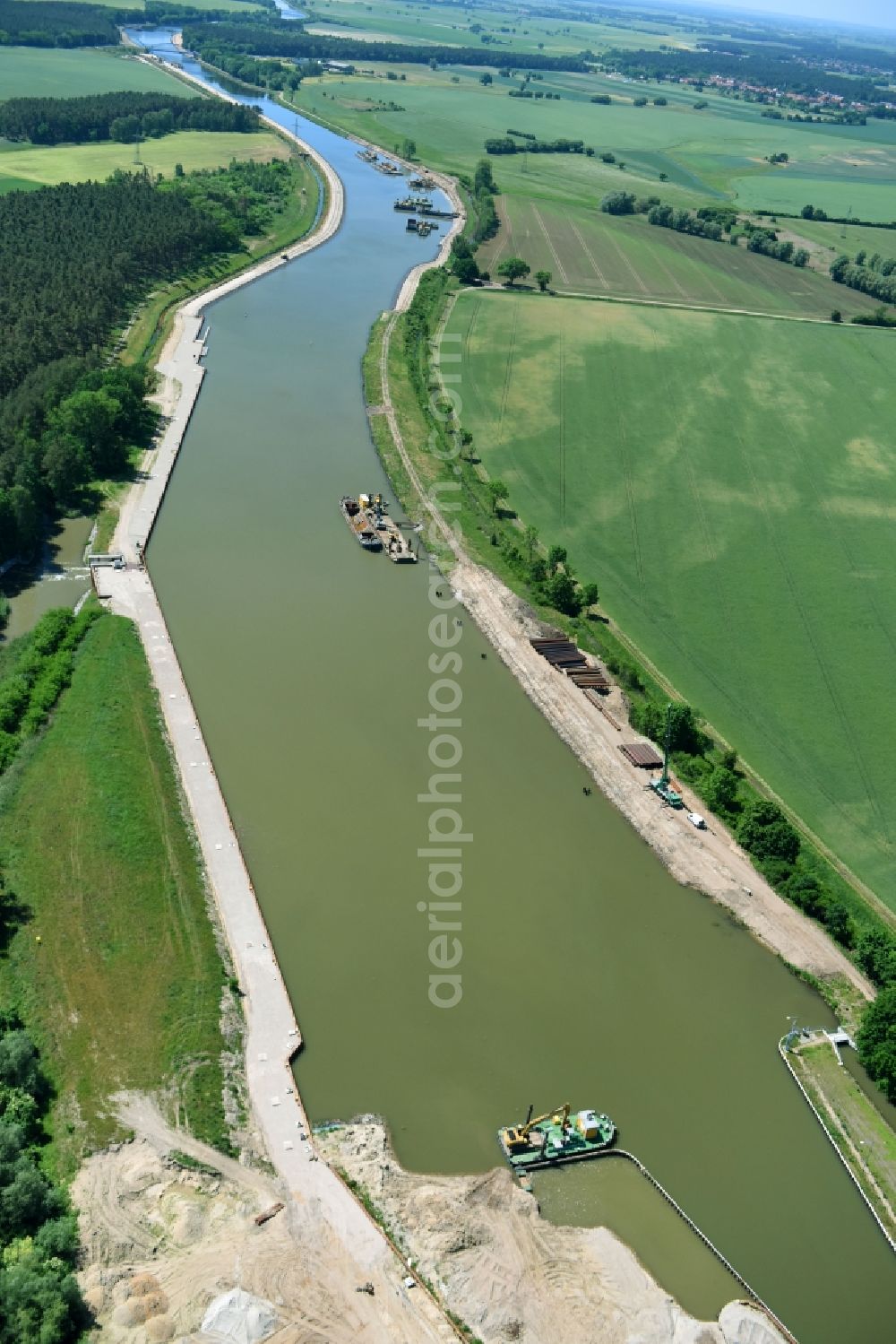 Elbe-Parey from the bird's eye view: Deposition surfaces at the riverside of the Elbe-Havel Canal between the Ihleburger bridge and the Zerben sluice in Saxony-Anhalt