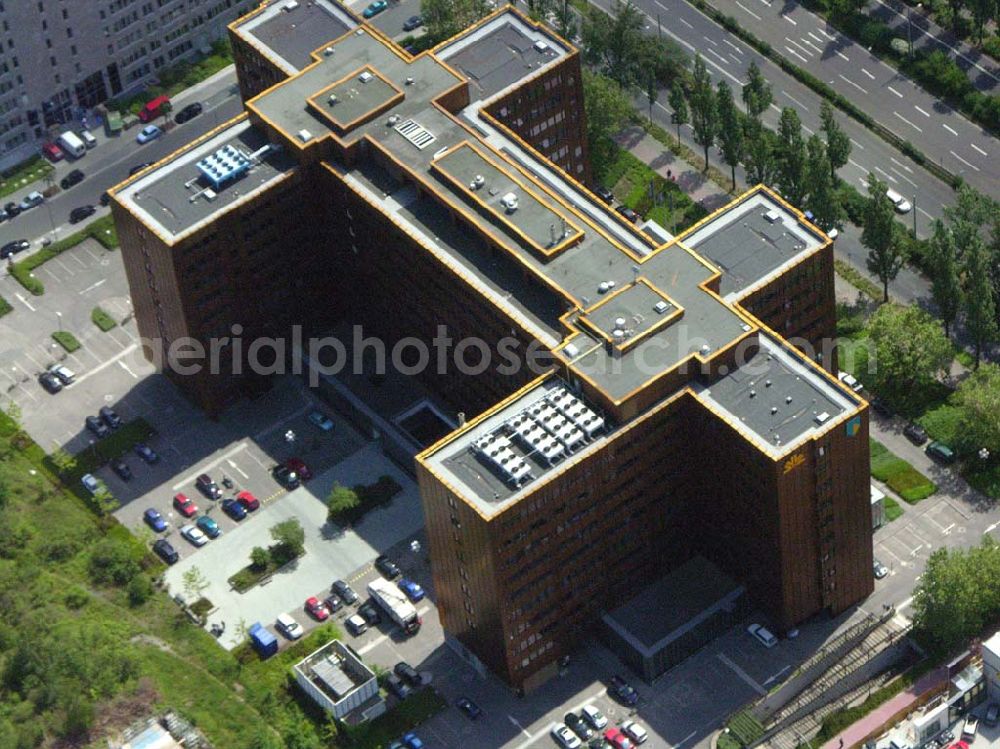 Aerial photograph Frankfurt - Main / Hessen - ABN AMRO Bank (Deutschland) AG an der Theodor-Heuss-Allee 90-98 in Frankfurt / Main. Postanschrift: (069) 2690-0 Mainzer Landstr. 65 60329 Frankfurt ( Goldenes Haus )