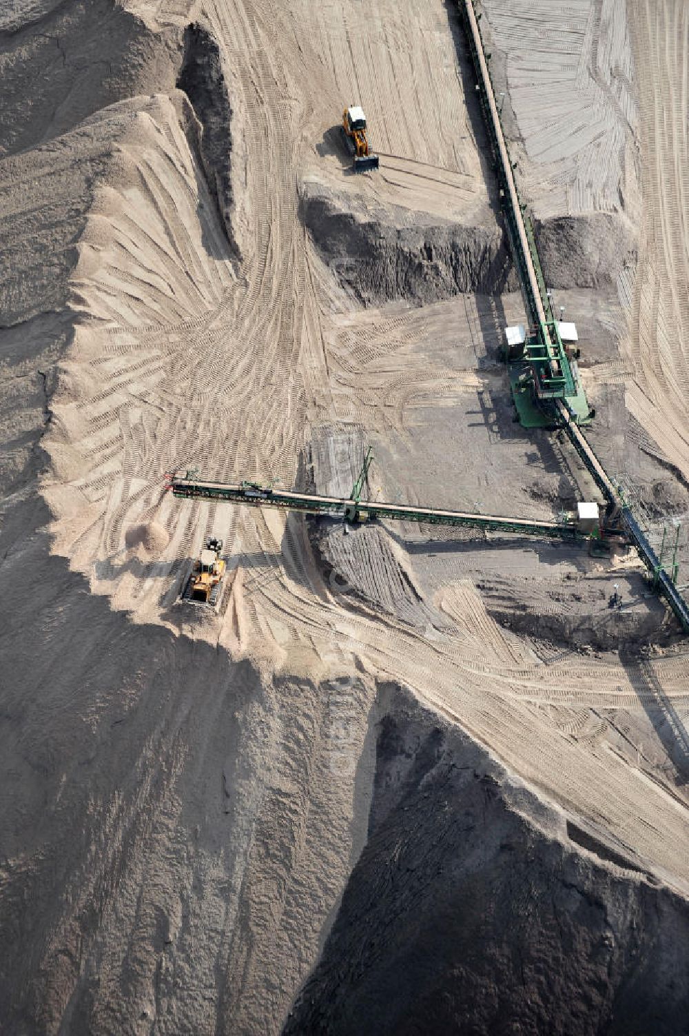 Neuhof from the bird's eye view: Tailings and production of salt mining in Neuhof