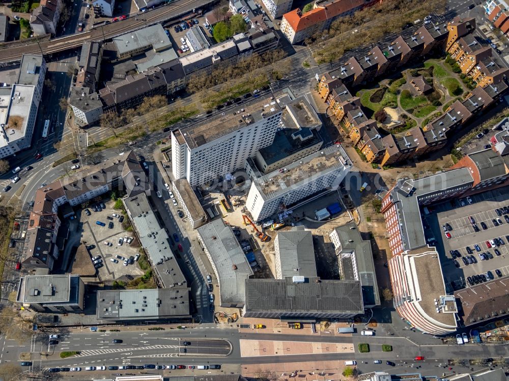 Bochum from above - Demolition, demolition and unsealing work on the concrete surfaces of an office and commercial building for the construction of the Viktoria-Karree in Bochum in the federal state of North Rhine-Westphalia, Germany