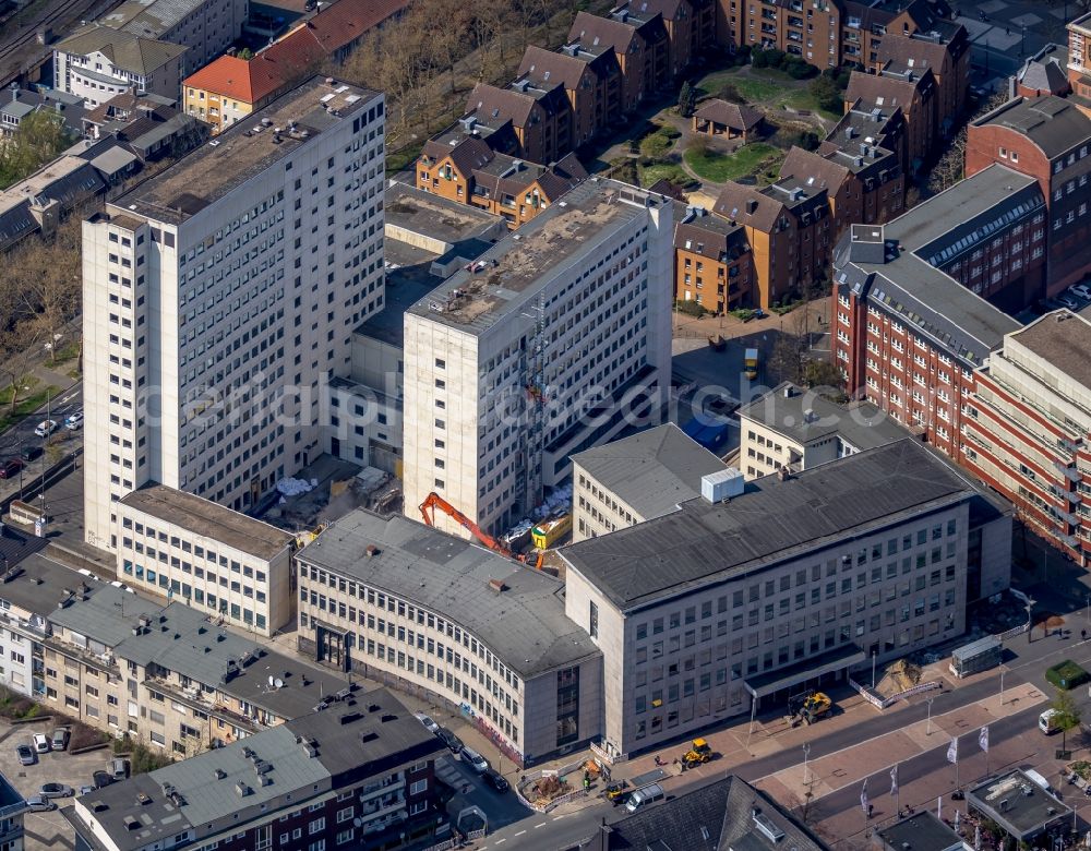 Aerial photograph Bochum - Demolition, demolition and unsealing work on the concrete surfaces of an office and commercial building for the construction of the Viktoria-Karree in Bochum in the federal state of North Rhine-Westphalia, Germany