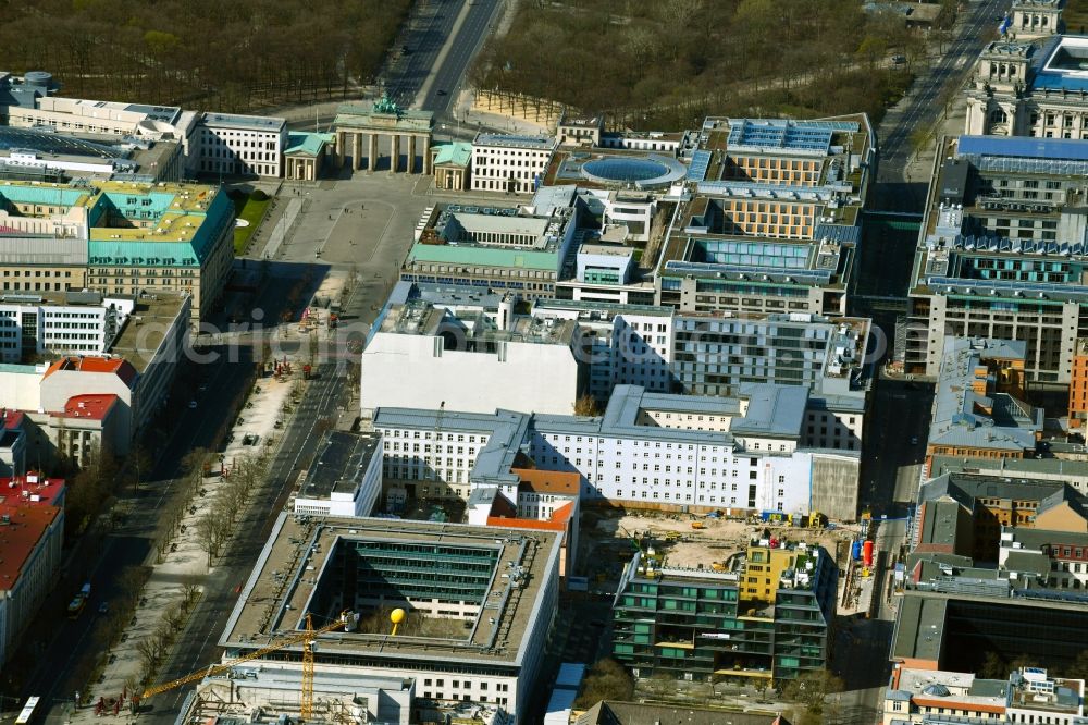 Aerial image Berlin - Demolition and unsealing work on the concrete surfaces the formerly Buero- and Geschaeftshaus on Dorotheenstrasse corner Schadowstrasse for the new building of an office building of Deutscher Bundestag in the district Mitte in Berlin, Germany