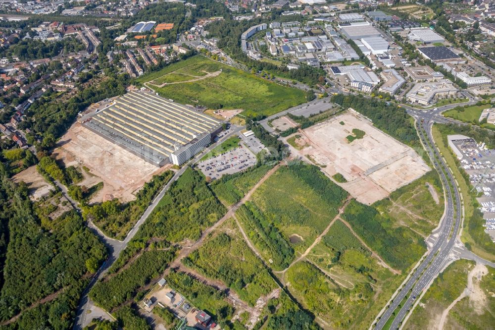 Essen from above - Demolition and unsealing work on the concrete surfaces on Gebiet of Kruppguertels along the Helenenstrasse in Essen in the state North Rhine-Westphalia, Germany