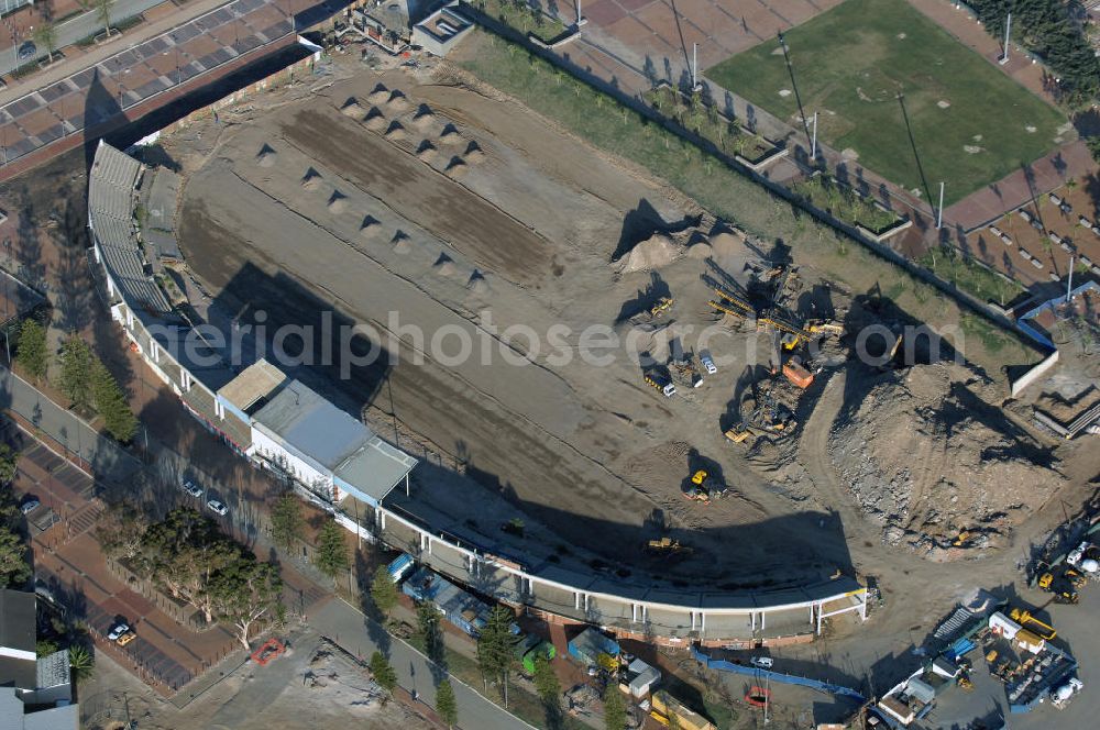 Kapstadt / Cap Town from above - Blick auf die Abrißarbeiten am alten Green-Point-Stadion, einem Mehrzweckstadion in Kapstadt, Südafrika. Es hatte 18.000 Plätze und war das Heimatstadion des Santos Football Club und wurde durch den Neubau zur Fußball WM 2010 ersetzt. View of the demolition work at the old Green Point Stadium, a multipurpose stadium in Cape Town, South Africa. It had 18,000 seats and was the home stadium of the Santos Football Club and was replaced by the new building for the Football World Cup 2010.