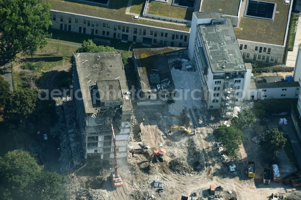 Aerial image Hannover - Demolition site of the Hospital grounds of the Clinic KRH Klinikum Siloah-Oststadt-Heidehaus in Hannover in the state Lower Saxony