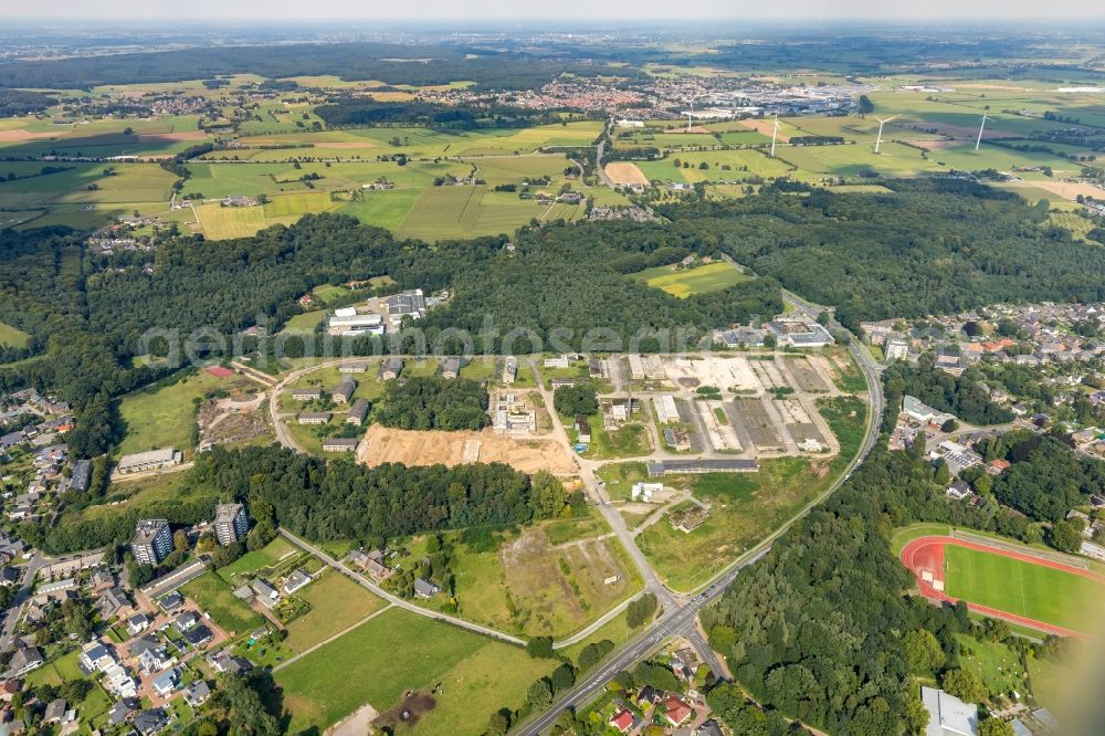 Aerial photograph Emmerich am Rhein - Demolition and clearance work on the building complex of the former military barracks Moritz-von-Nassau-Kaserne in the district Huethum in Emmerich am Rhein in the state North Rhine-Westphalia, Germany