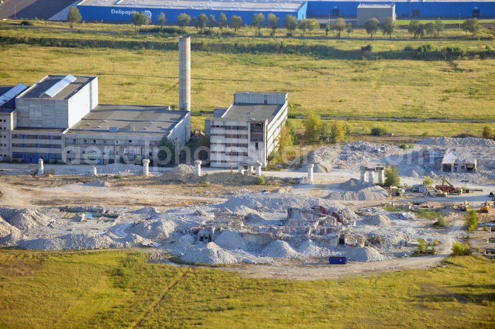 Stendal - Arneburg from the bird's eye view: Blick auf die Abrissarbeiten an den Resten der Reaktorblöcke, der Bauruine des nie in Betrieb gegangenen Atomraftwerk, Arneburg bei Stendal in Sachsen-Anhalt. View of the ruined building of the reactor. The reactor in Stendal, Arneburg in Saxony-Anhalt, never gone into operation.