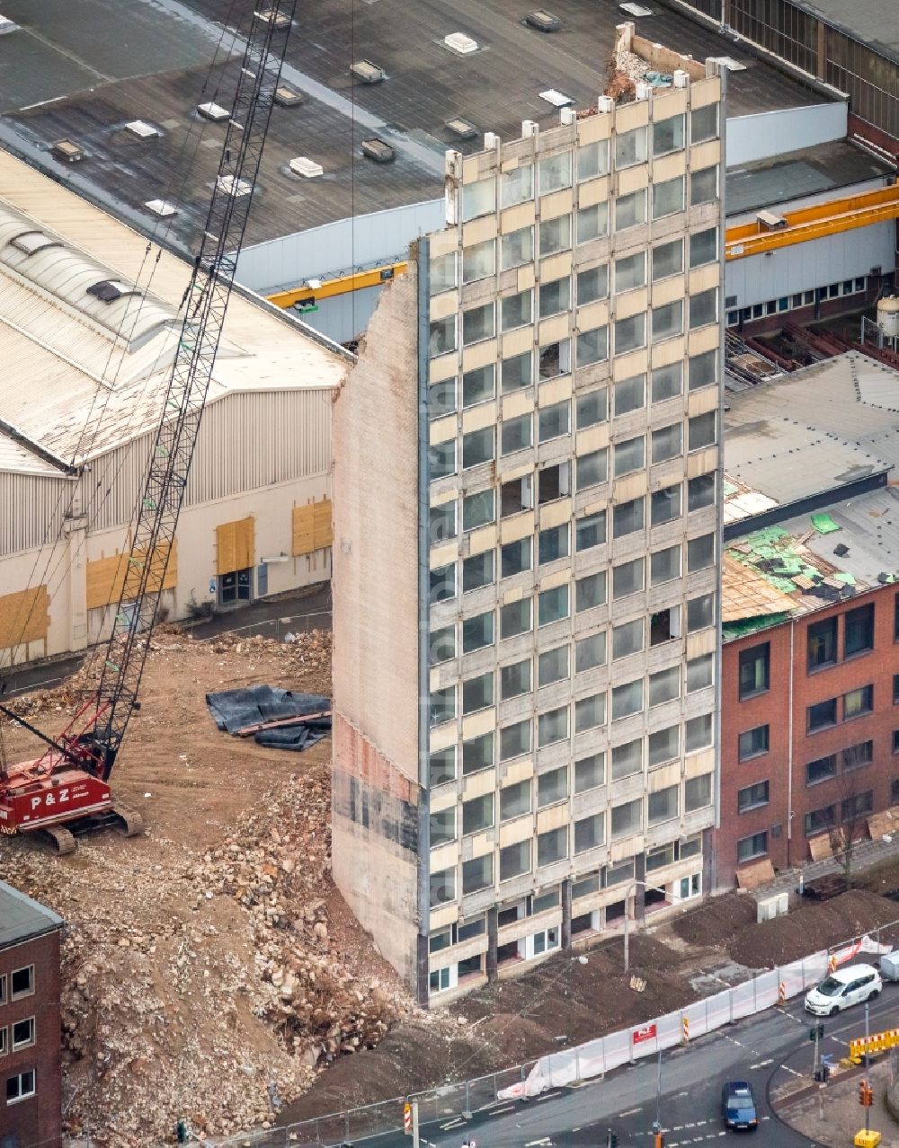 Aerial image Oberhausen - Dismantling of high-rise buildings der BABCOCK Fertigungszentrum GmbH in Oberhausen in the state North Rhine-Westphalia