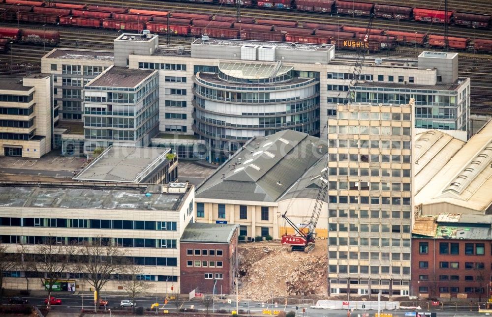 Aerial photograph Oberhausen - Dismantling of high-rise buildings der BABCOCK Fertigungszentrum GmbH in Oberhausen in the state North Rhine-Westphalia