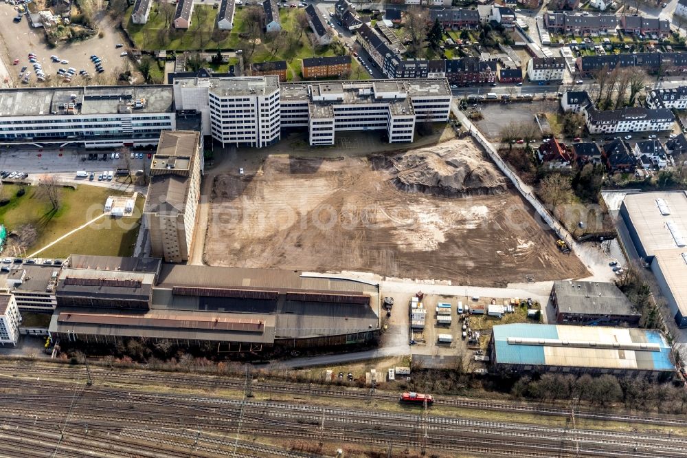 Oberhausen from above - Dismantling of high-rise buildings der BABCOCK Fertigungszentrum GmbH in Oberhausen in the state North Rhine-Westphalia