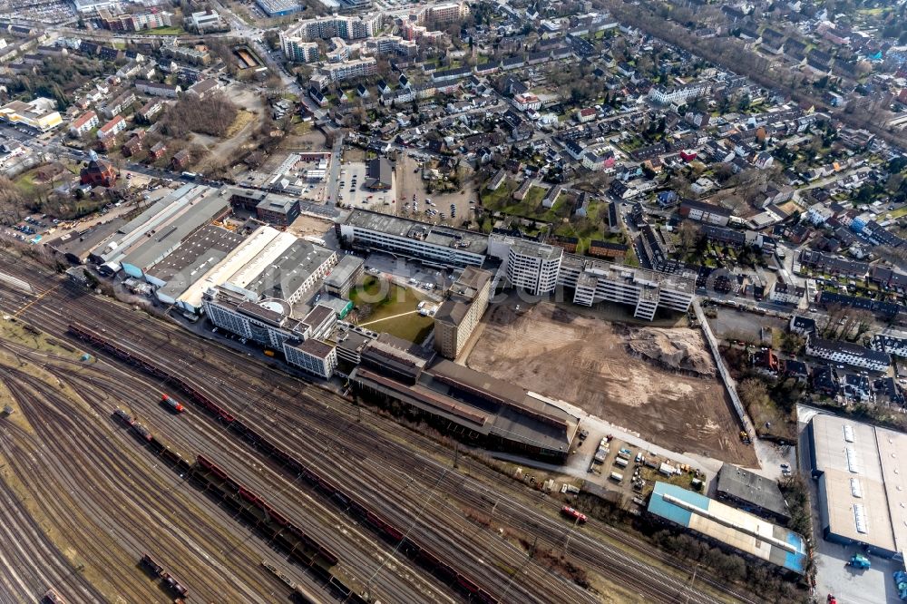 Oberhausen from the bird's eye view: Dismantling of high-rise buildings der BABCOCK Fertigungszentrum GmbH in Oberhausen in the state North Rhine-Westphalia