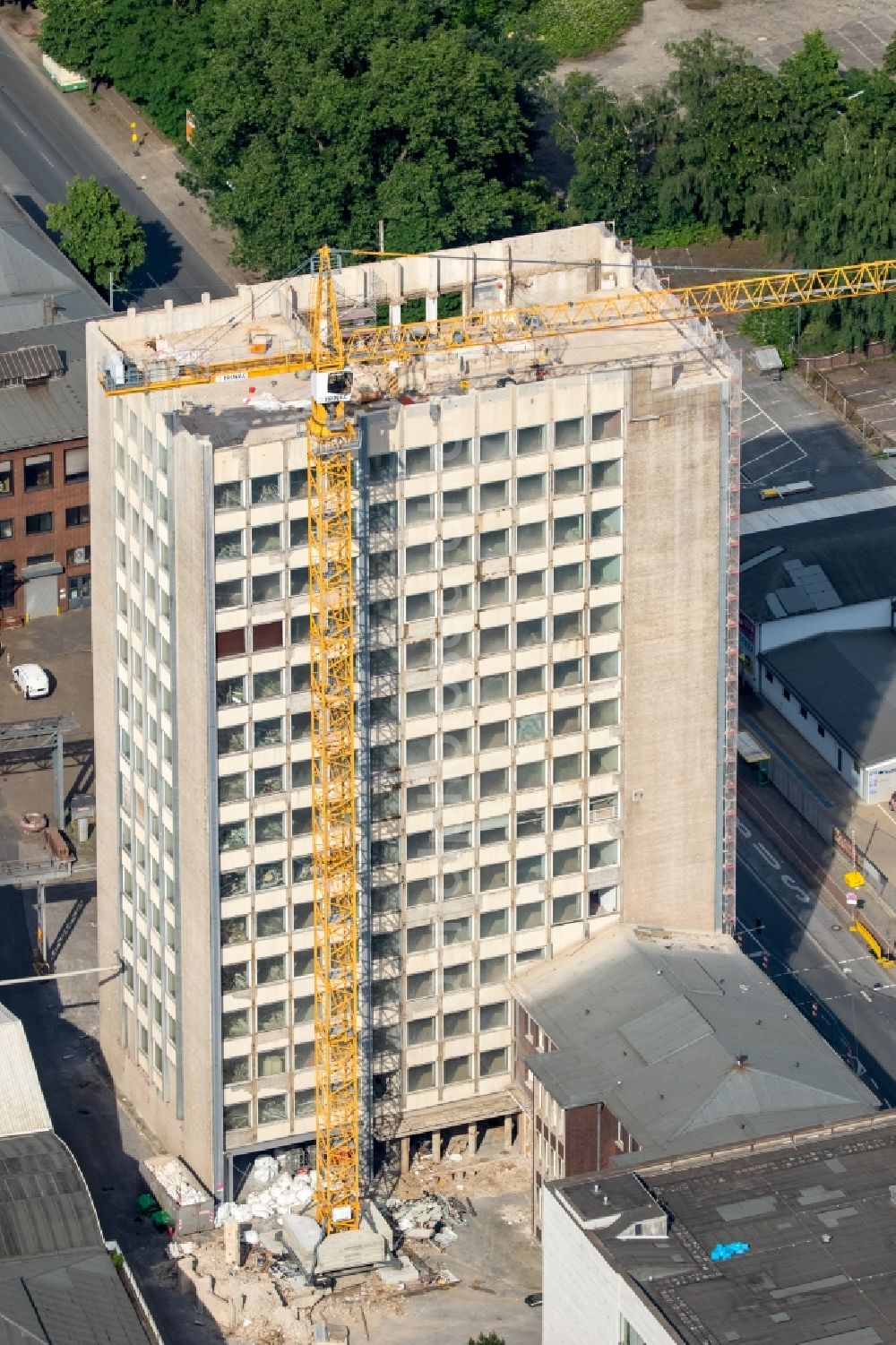 Aerial image Oberhausen - Dismantling of high-rise buildings Babcock-Hochhaus in Oberhausen in the state North Rhine-Westphalia