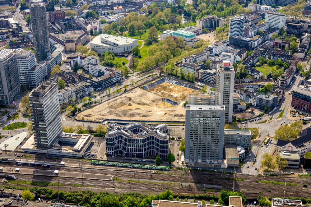 Aerial photograph Essen - Dismantling of high-rise buildings of formerly RWE head quartet on street Huyssenallee in Essen at Ruhrgebiet in the state North Rhine-Westphalia, Germany