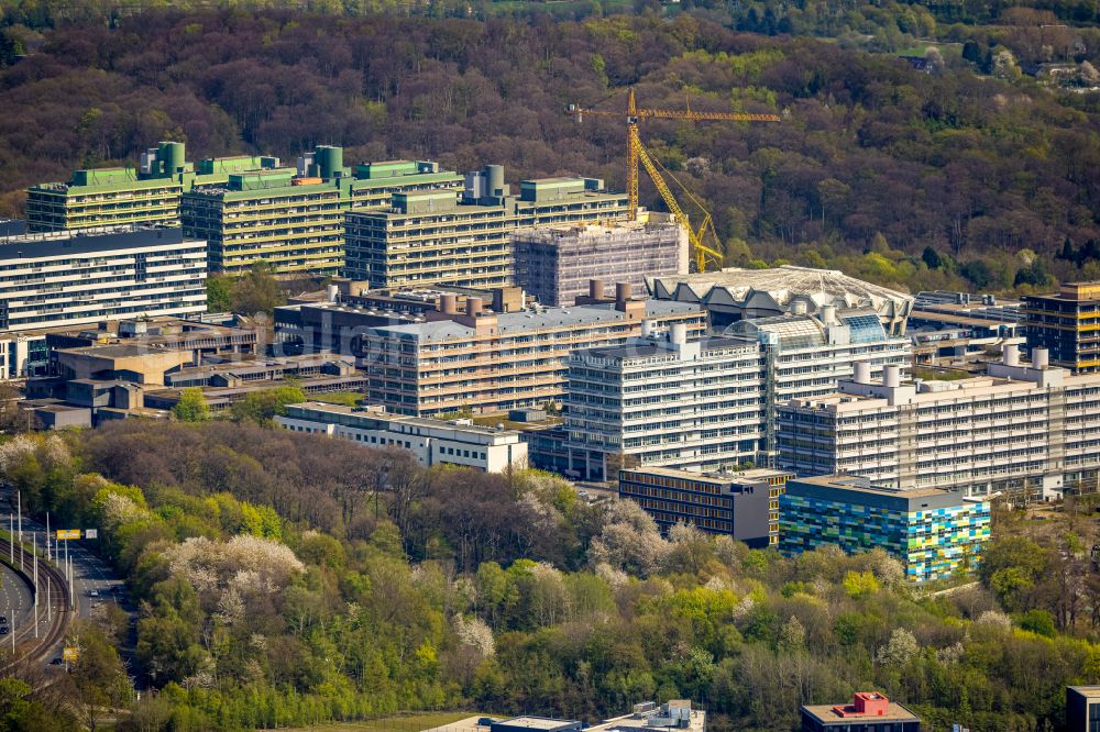 Bochum from the bird's eye view: Dismantling of high-rise buildings of the NA building on the campus of the Ruhr University Bochum in the district Querenburg in Bochum at Ruhrgebiet in the state North Rhine-Westphalia, Germany